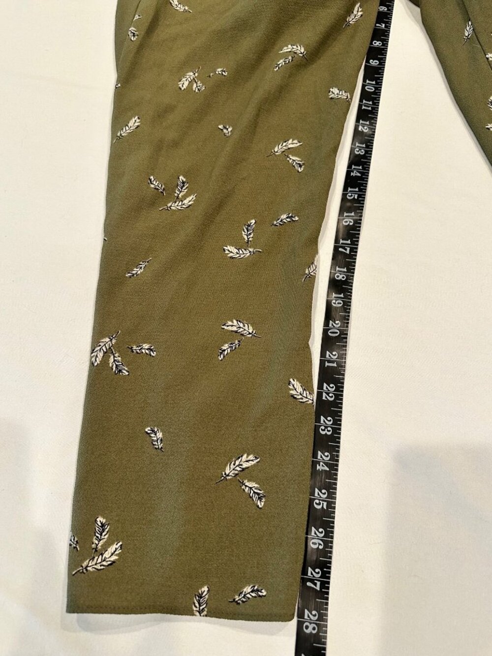 Everly Anthropologie Size S Olive Green Feather Sleeveless V-Neck Jumpsuit - Picture 7 of 10